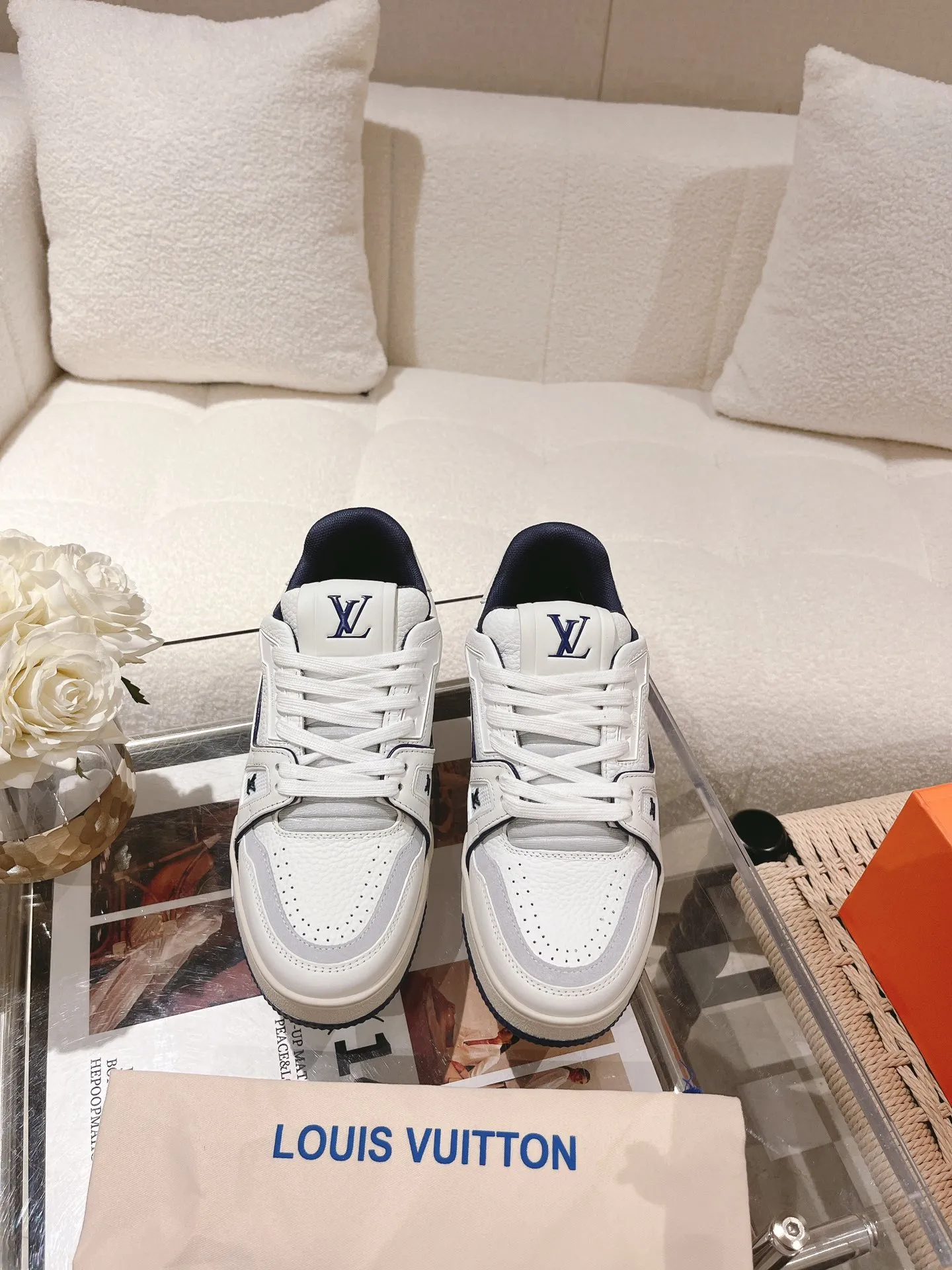 👟👟Ex-factory price 840👟👟 Women's shoes, women's clothing, top version of LV TRAINER basketball series sneakers, original 1:1 disassembly, official website limited edition retro basketball sneakers! Both the high-top and low-top models spent money to purchase 1:1 accurate reproductions of the originals, and all the details are flawless! The upper material is exclusively customized first-layer cowhide, the inside is breathable 3D mesh material, the sole is T👟👟 ex-factory price U, non-slip, anti-yellowing and high temperature resistant. Exclusively customized materials, women’s size 35-40, men’s size 39-45